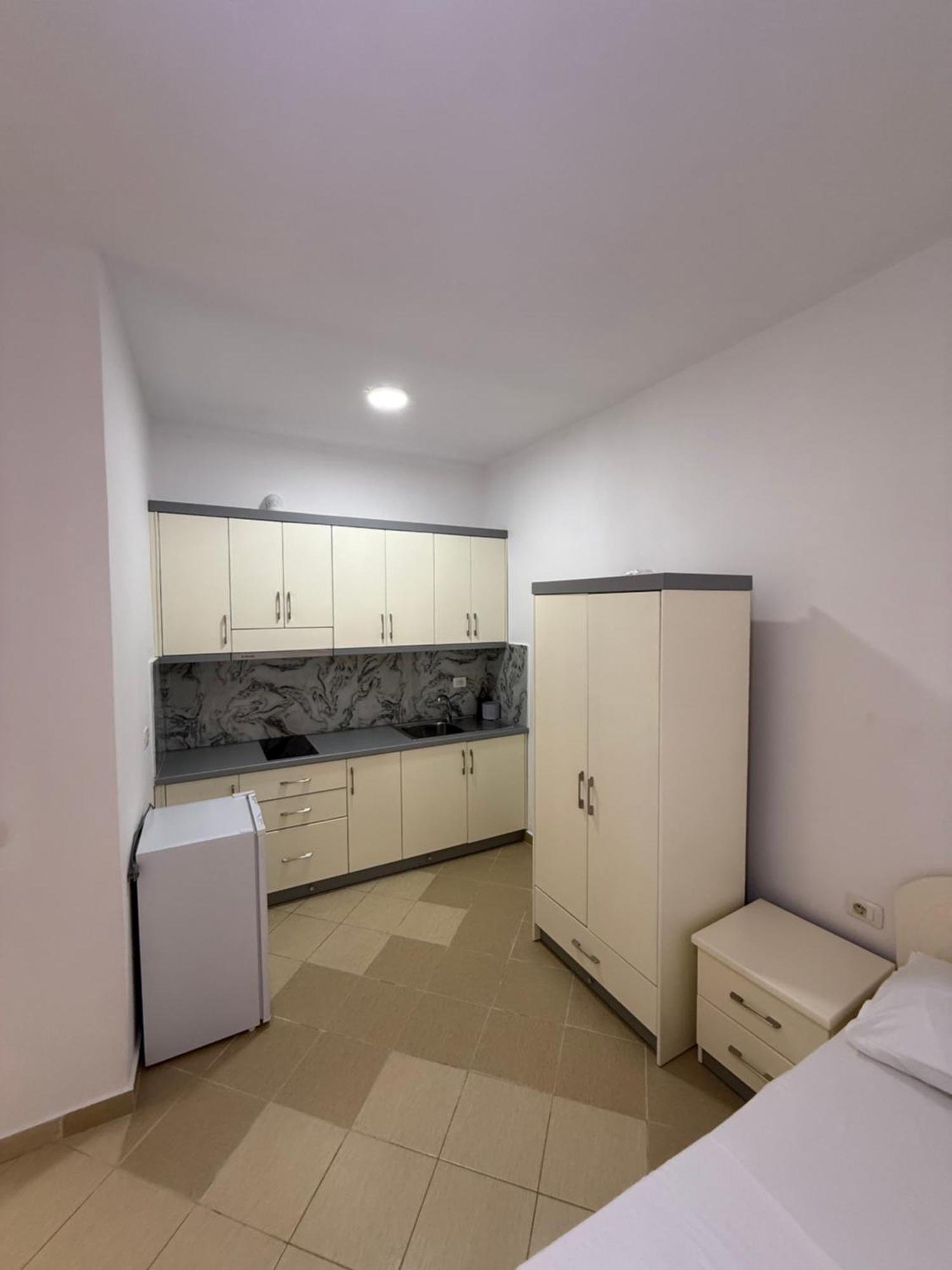 Amar Apartments ساراندا المظهر الخارجي الصورة